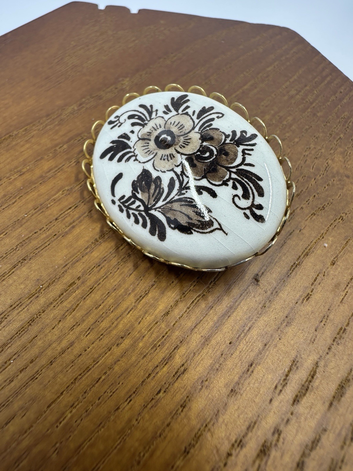 Vintage Delftware Hand-Painted Floral Brooch with Gold-Tone Setting
