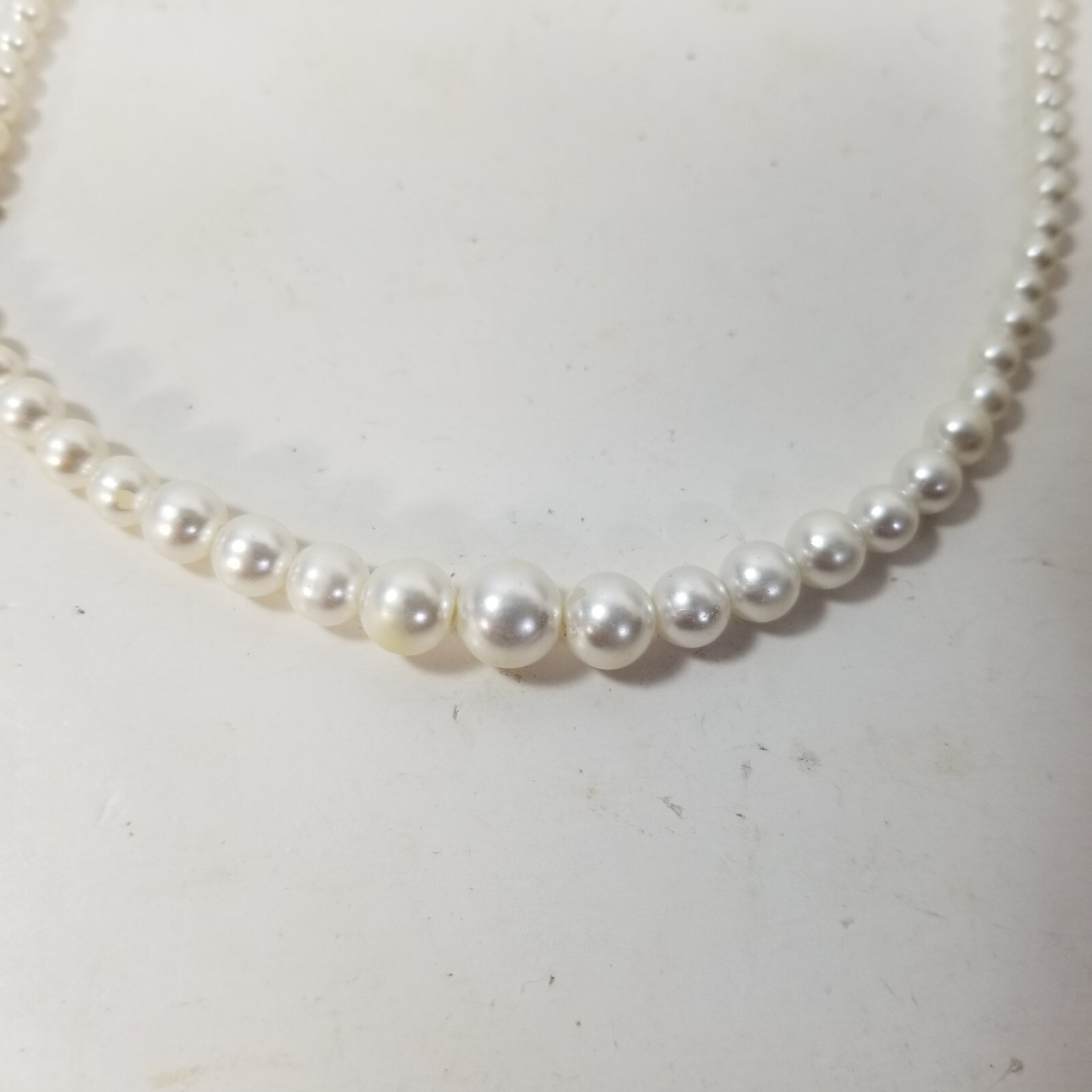 Vtg Faux Pearl Graduated Bead Necklace Silver Tone Clasp