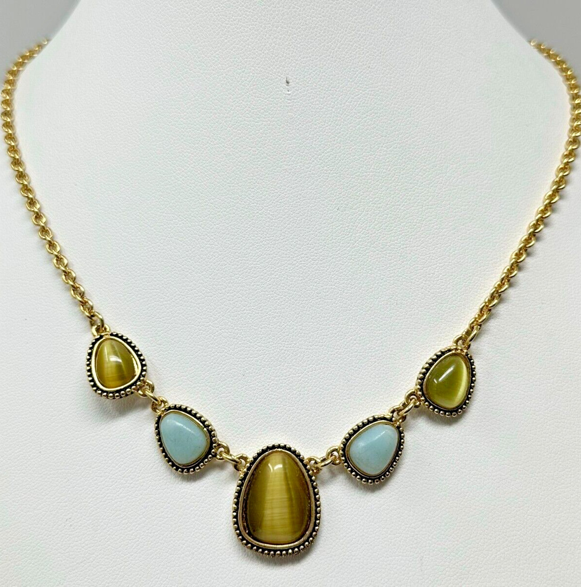 Beautiful Goldtone Light Blue Green Cat’s Eye Cabochon 16-17.5″ Necklace