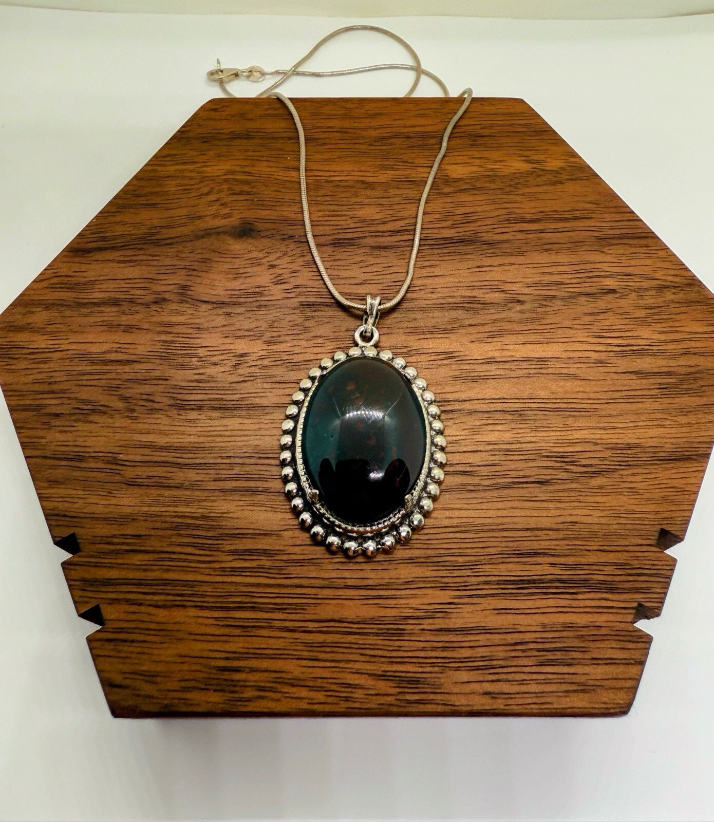 Vintage Sterling Silver Bloodstone Pendant On 18” Sterling Chain Jewelry