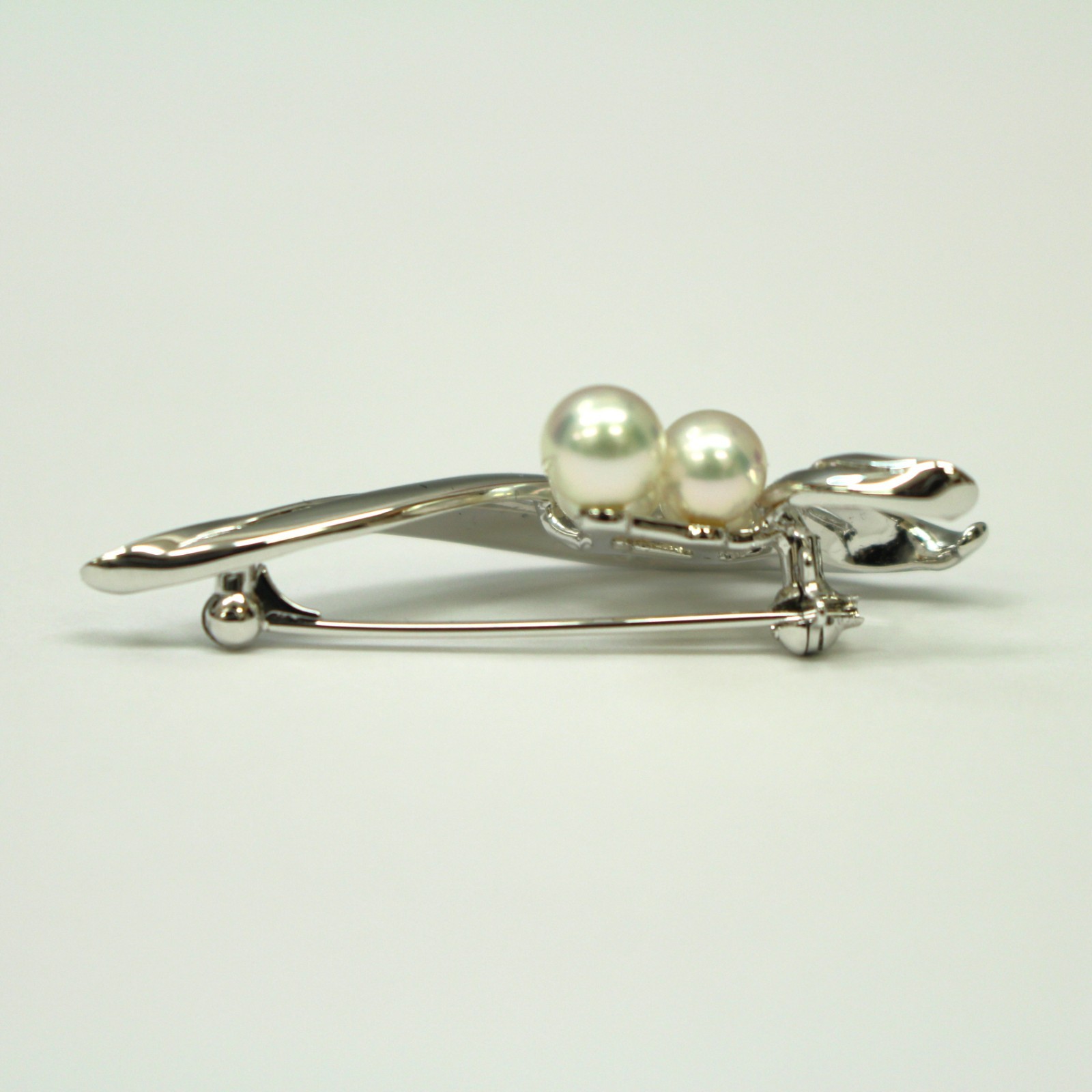 MIKIMOTO Antique Brooch Silver Flower Design Made in Japan 4 Pearls