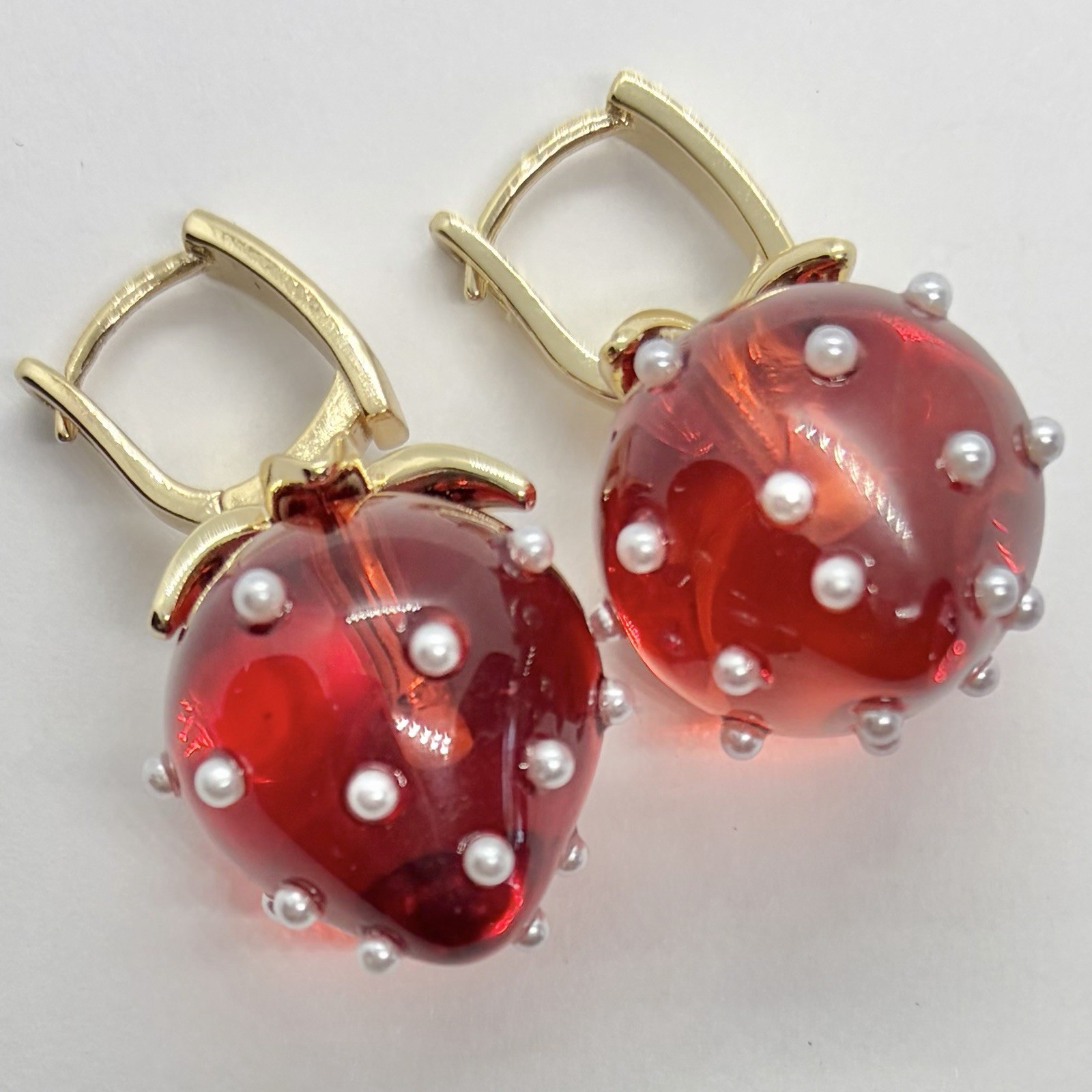 Red Art Glass Strawberry Seed Pearl Dangle Drop Statement Earrings Hinged Post