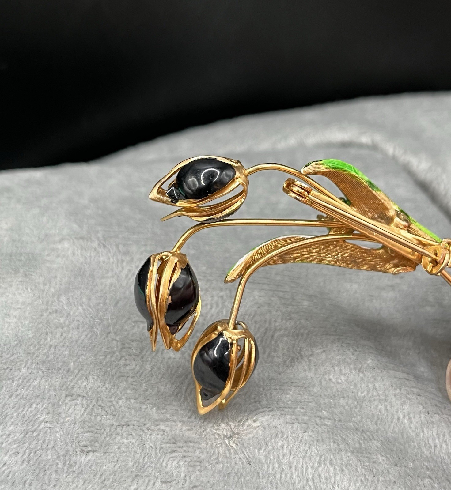 Vintage Black Enamel Moving Tulip Mid Brooch 3-D Bouquet Gold tone 2.5”