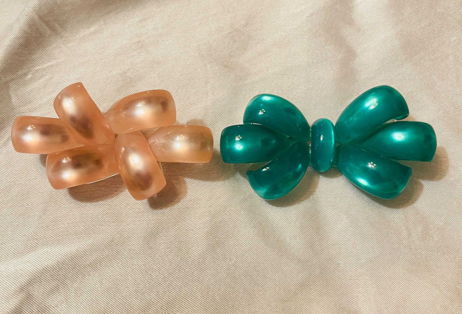 Two Thermoset Plastic Ribbon & Bow Brooches~1 Pink~1 Green-Kinda Moonstone Look