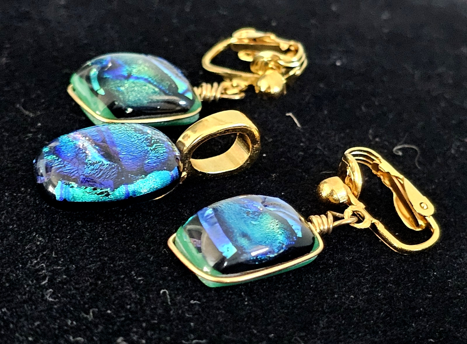 Blue Green Dichroic Glass Jewelry Set Pendant Clip Earrings Gold Tone Eclectic
