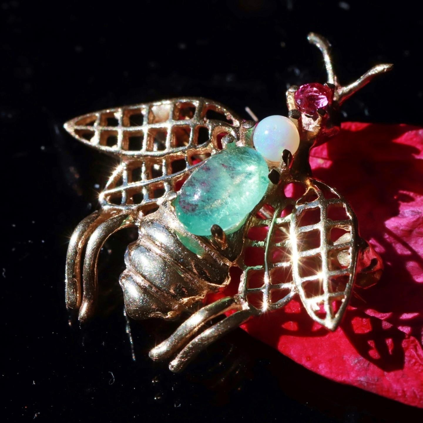 14k yellow gold brooch 0.90ct natural multi gemstone 0.97″ bee pin 2.24gr N3140
