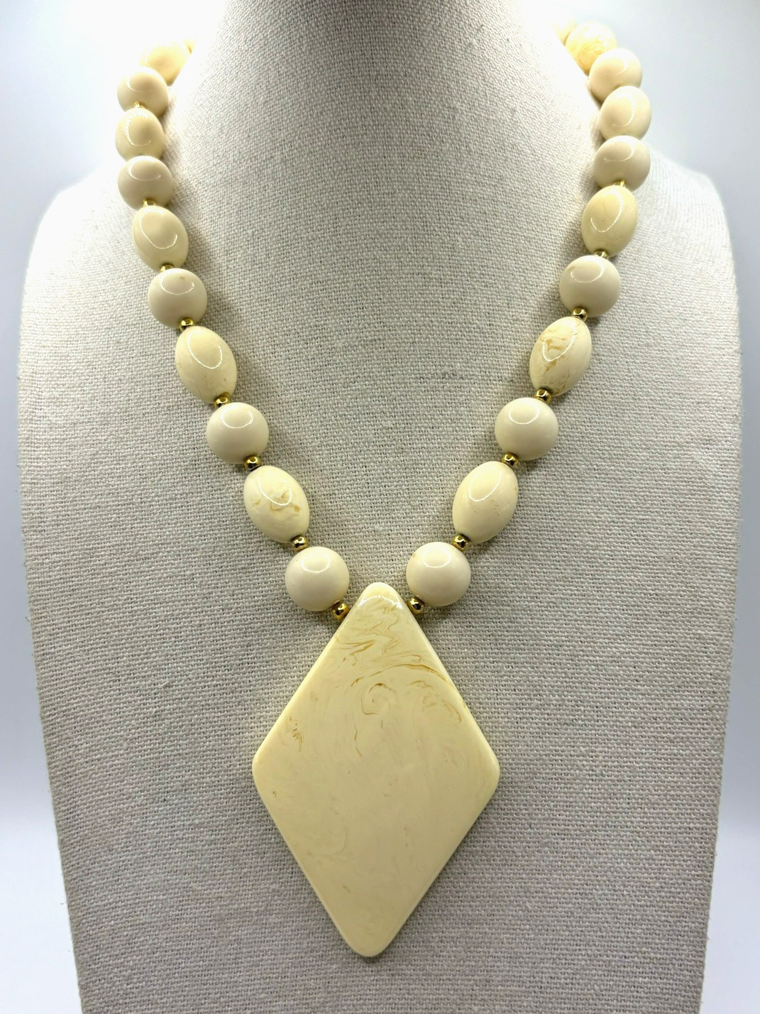 Vintage Ivory Marbled Cream And Gold Beaded Diamond Shaped Slab Pendant Necklace