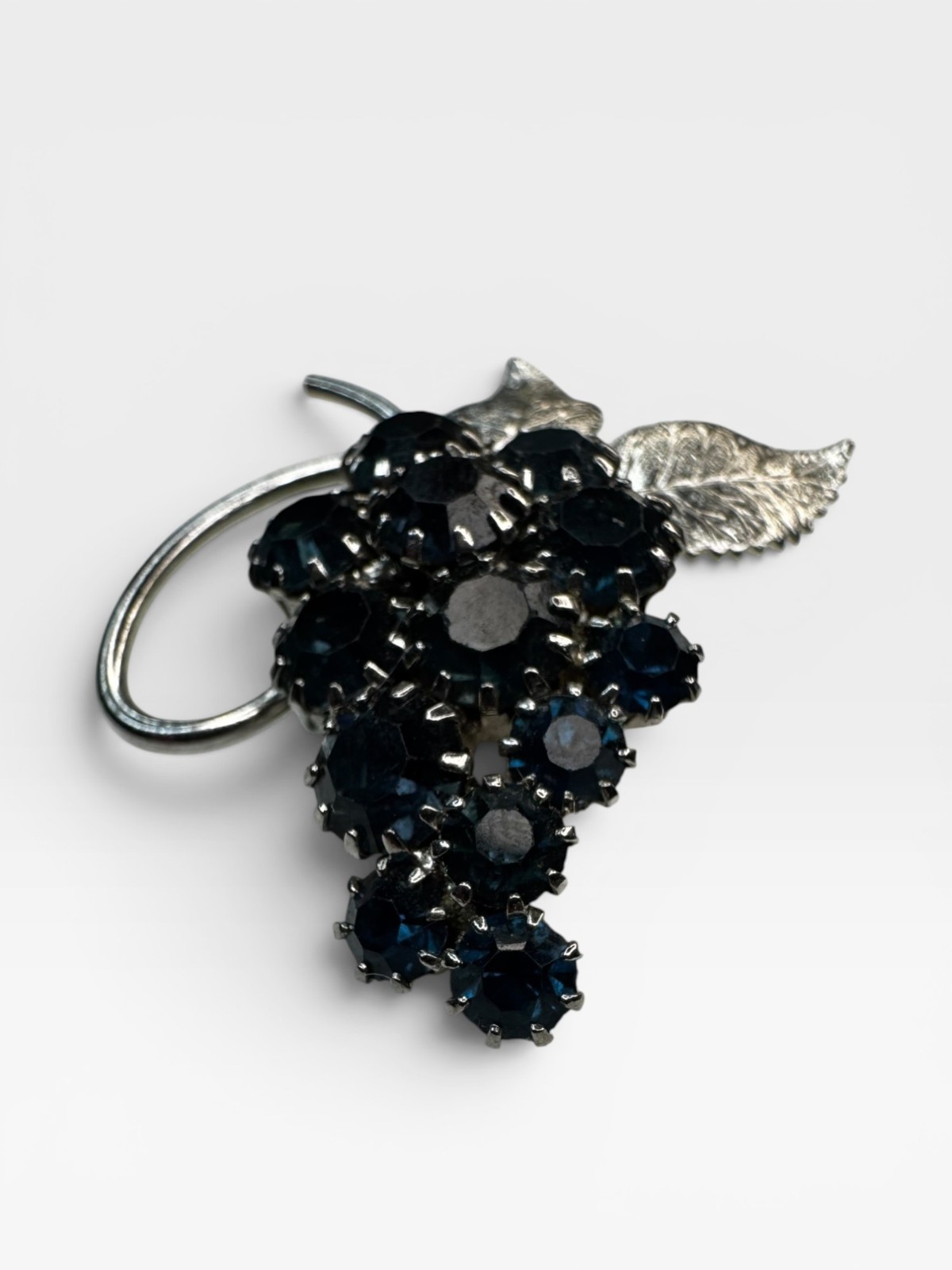 Blue Crystal Grape Cluster Brooch Silver Tone Fruit Pin Vintage 1960s
