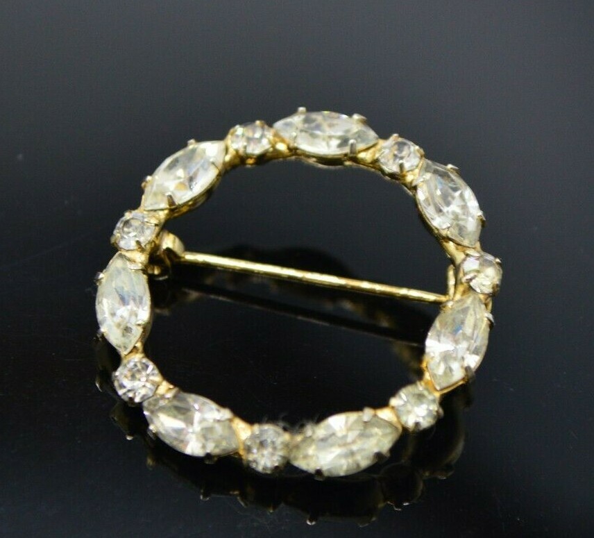 Clear Glass Rhinestone Dainty Gold Tone Wreath Circle Pin Vintage