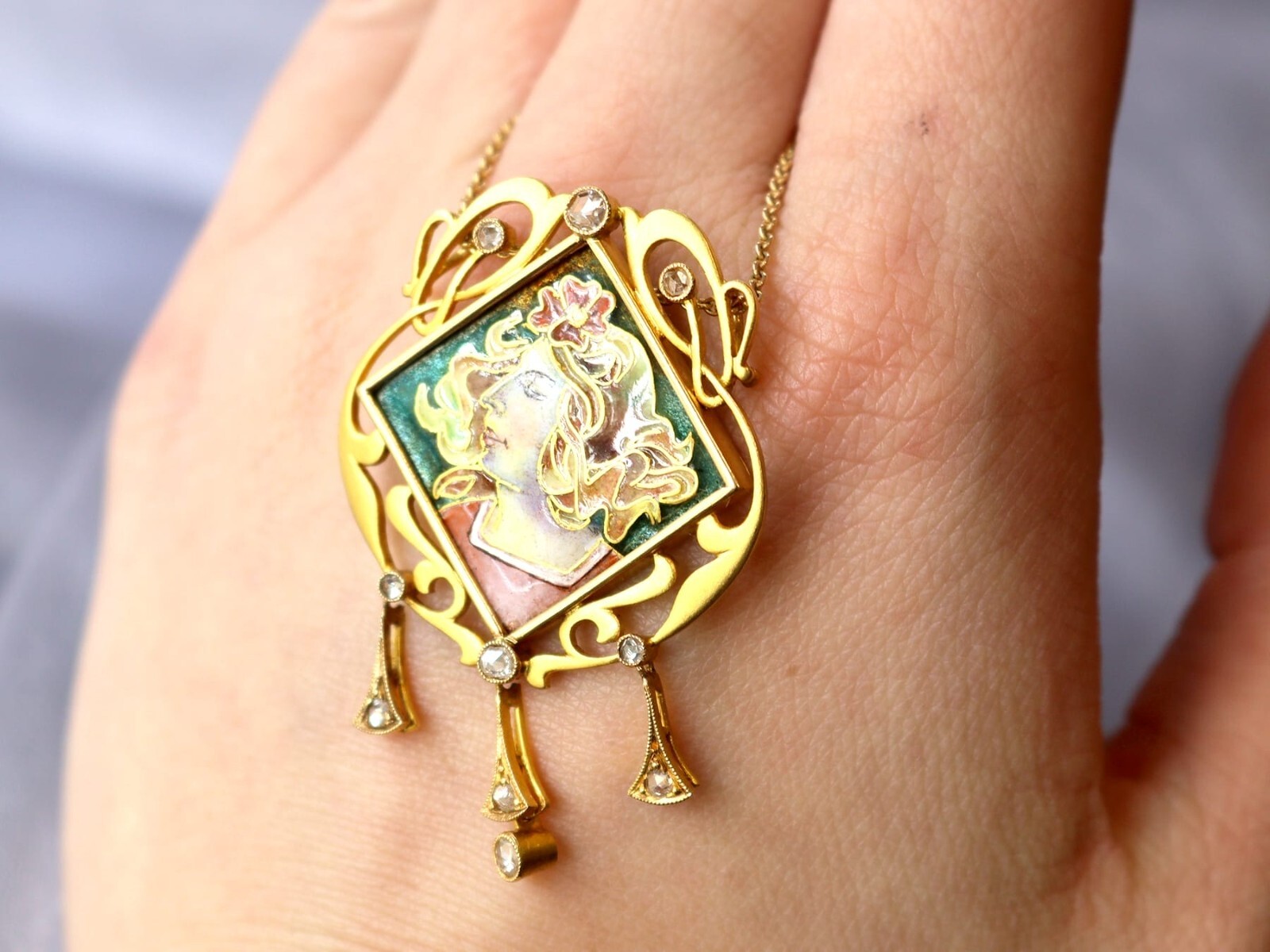 Art Nouveau 0.35Ct Diamond, Enamel and 18k Yellow Gold Pendant Circa 1910