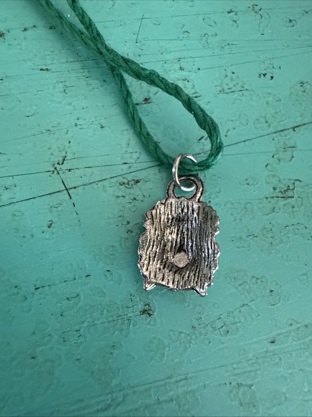 NATIVE AMERICAN INDIAN CHARM Dainty Green Hemp Cord Boho Tibetan Silver Tone