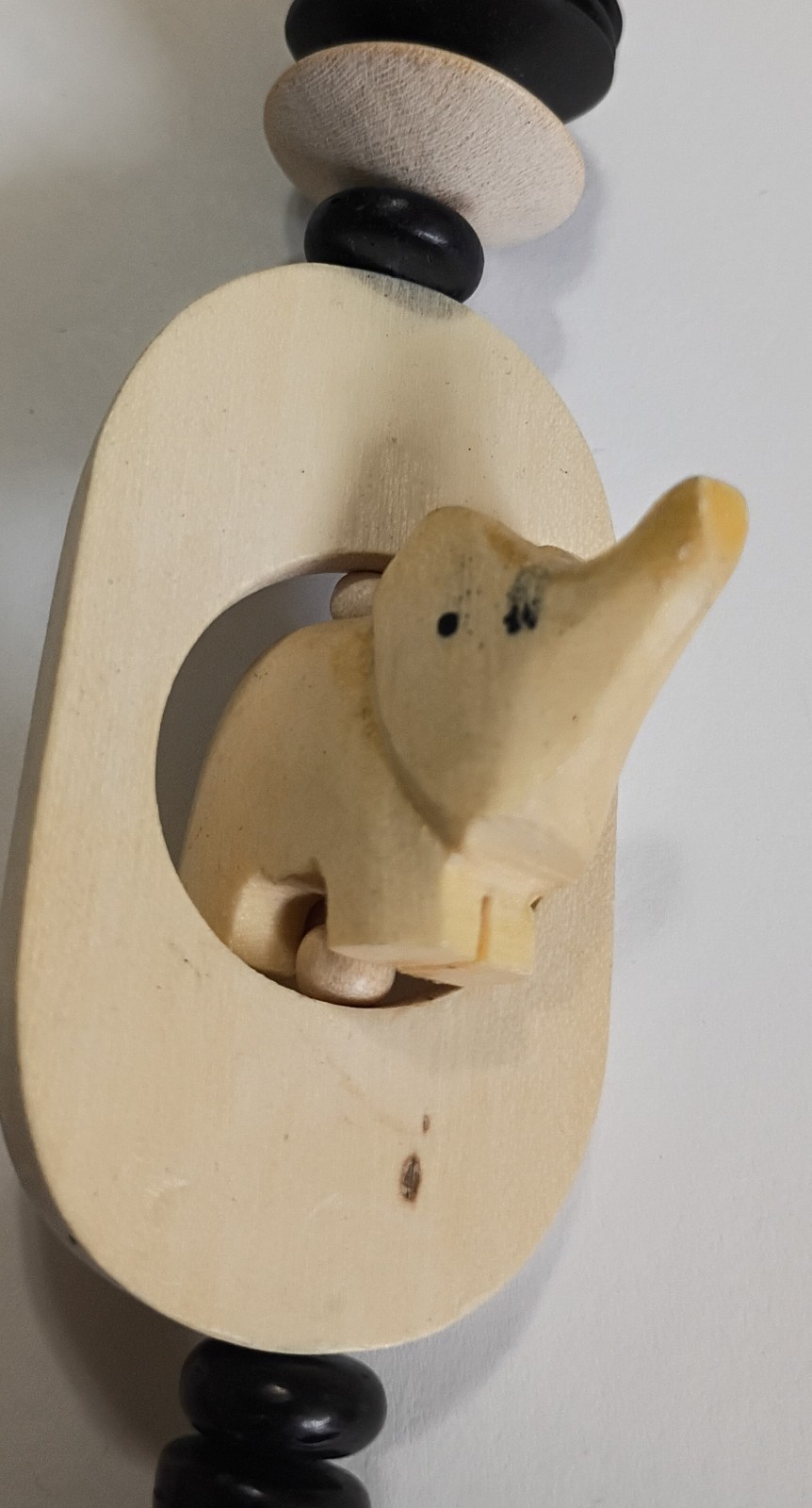 HAND CARVED ELEPHANT SAFARI ANIMAL WOODEN BEAD NECKLACE BARREL CLASP