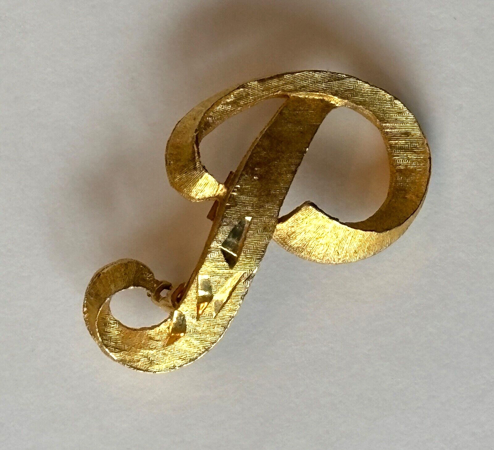 1960’s Mamselle Script Letter P Brooch Pin Brushed Gold Tone Initial Monogram