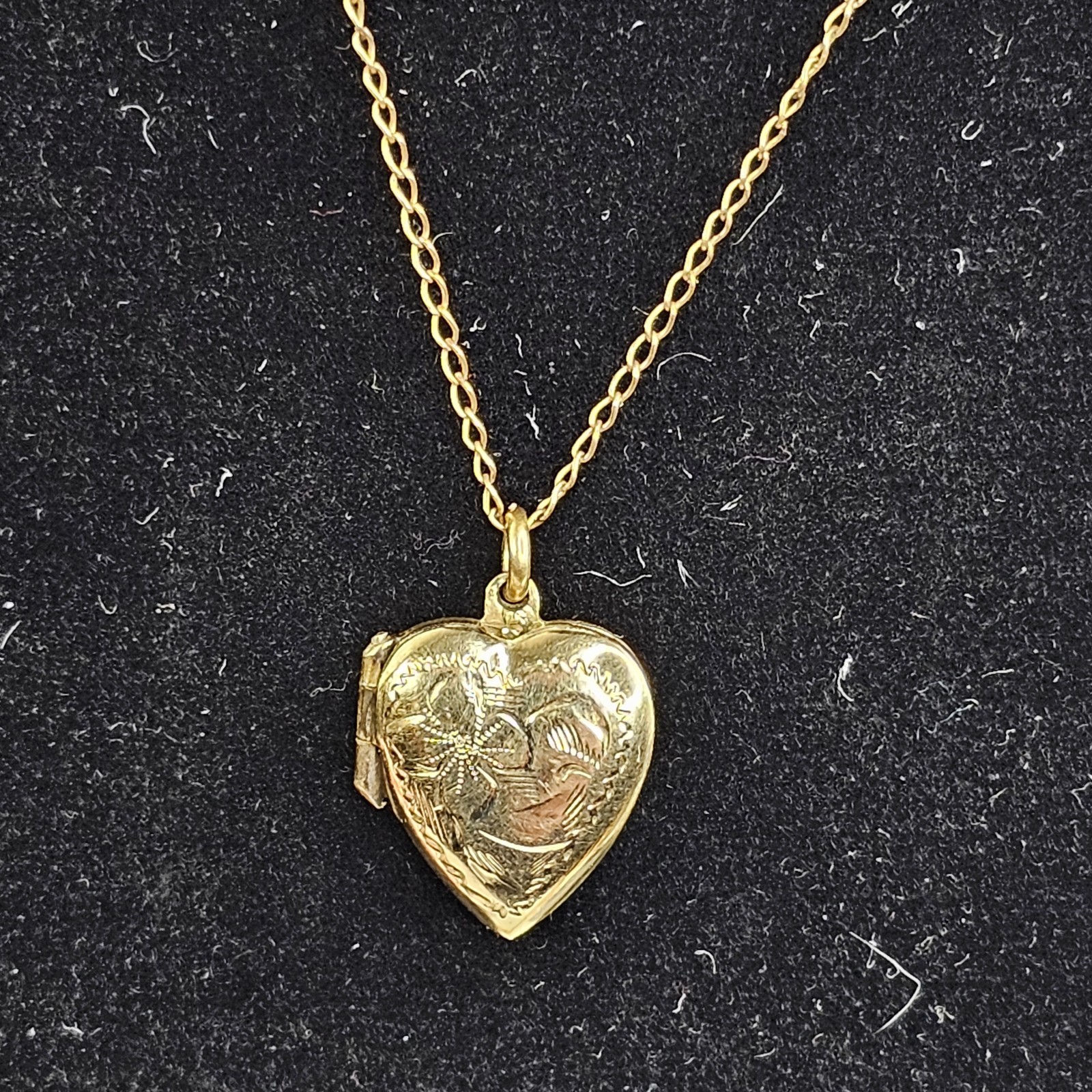 Vintage Gold Filled Heart Locket Etched Floral Pendant 16” Gold Plated Necklace