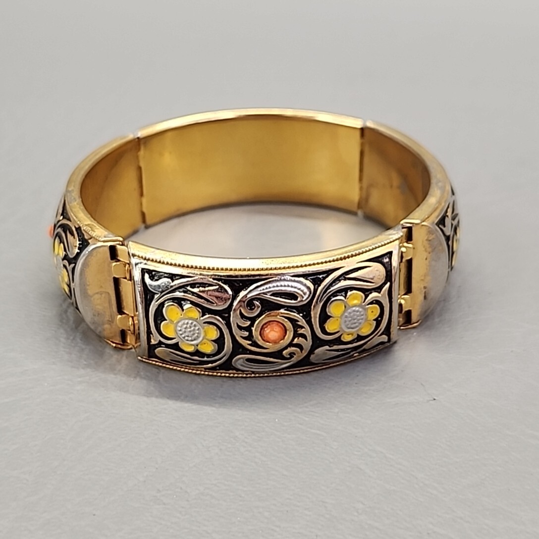 Vintage Expandable Bangle Bracelet Stretch Flower Enamel Blackened Gold Tone 7.2