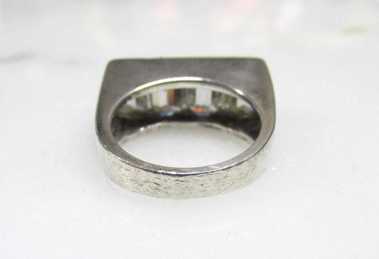 Clear Stone Sterling Silver Channel Ring ~ Size 5 ~ 8.4g ~ 13-A712