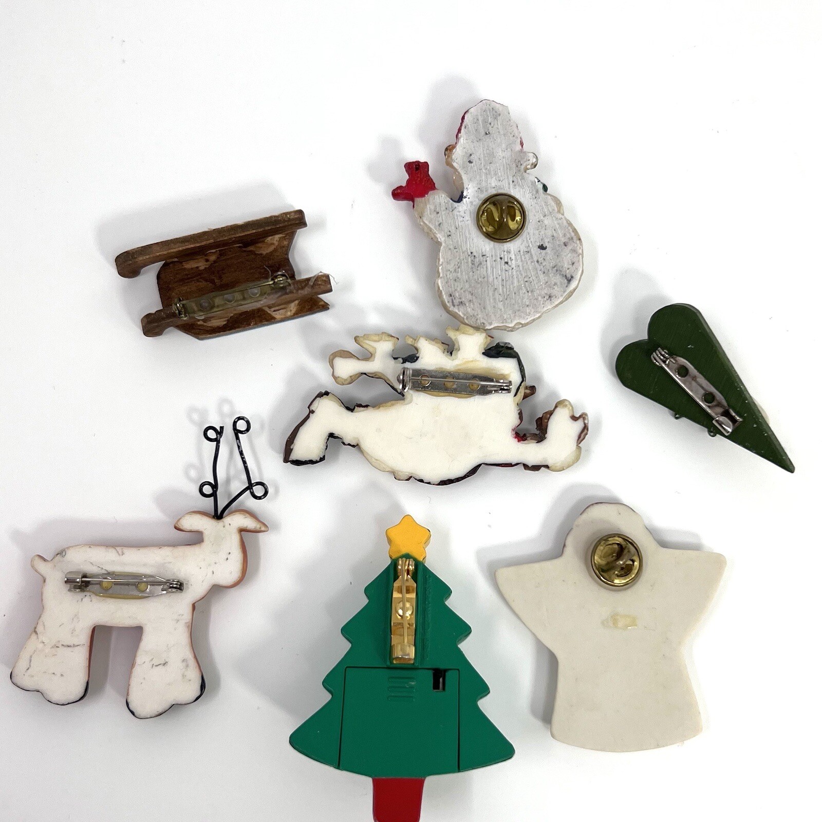 Vintage Mixed CHRISTMAS PIN Lot of 7 Ceramic Wood Plastic SLED TREE HEART SNOW