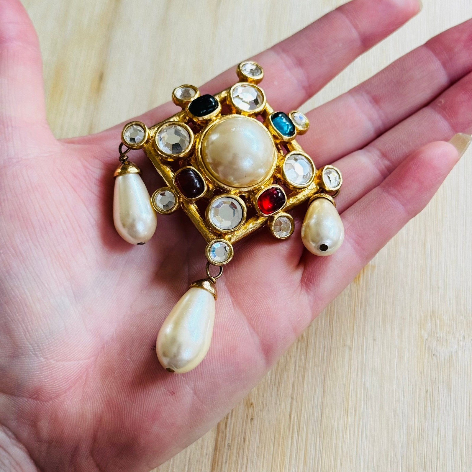 VTG Gripoix Style Regal Tassel Pearl Brooch Pin Chandelier Gold Cabochon 80s Big