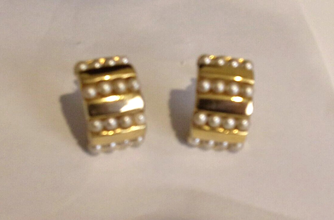 Vintage,Off White Faux Pearls Gold Plated Metal Half Hoop Clip On Earrings
