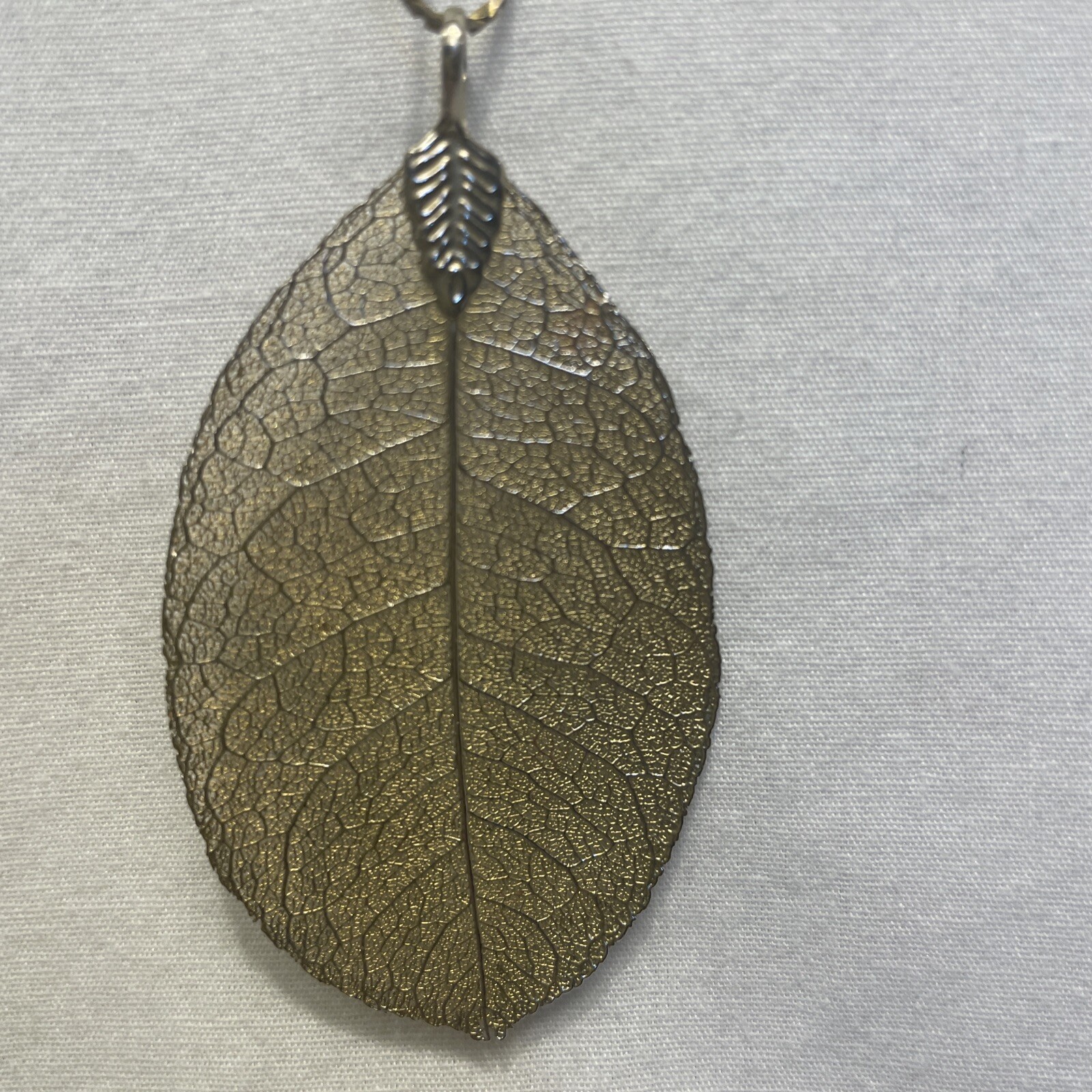 Delicate Burnished Gold Filigree Leaf Pendant Necklace 17.5-22.5″