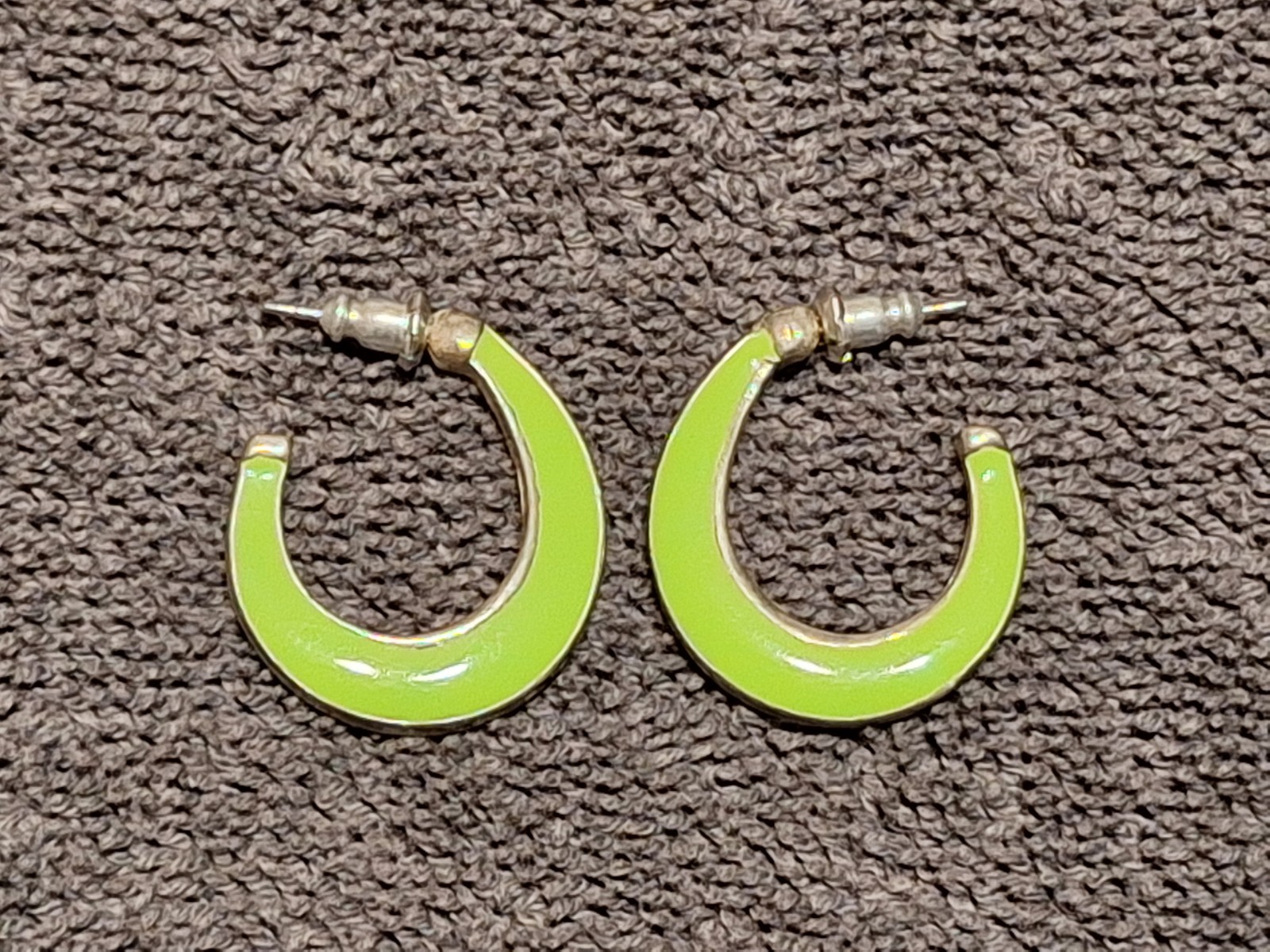 Silver Tone Metal Enamel 3/4 Hoop Earrings Pierced Lime Green