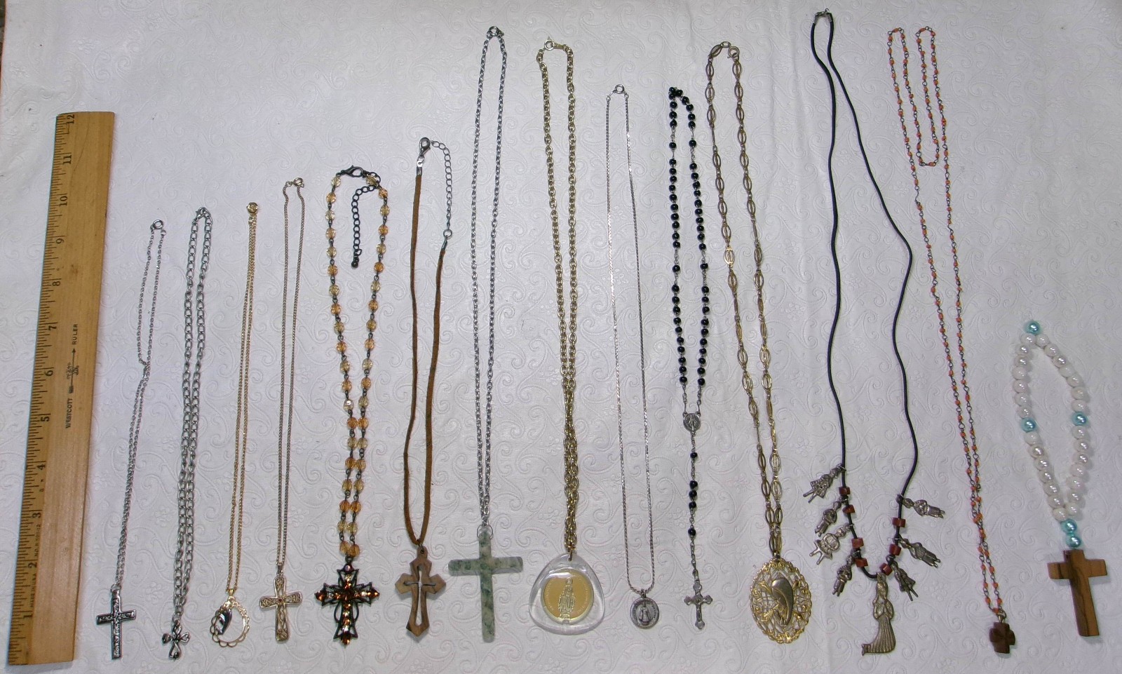 Lot of Religious Necklaces – Christian – Cross – Rosary – Some Vintage