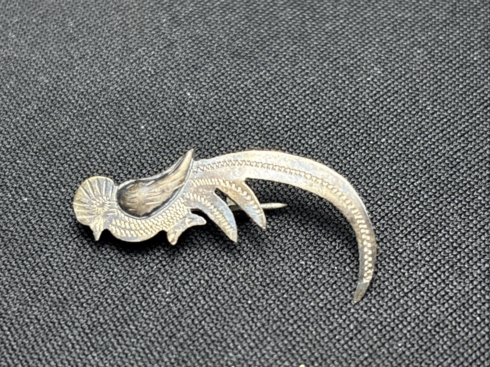 VINTAGE GUATEMALA 900 SILVER QUETZAL BIRD OF PARADISE PIN BROOCH 1.5″ ETCHED 114
