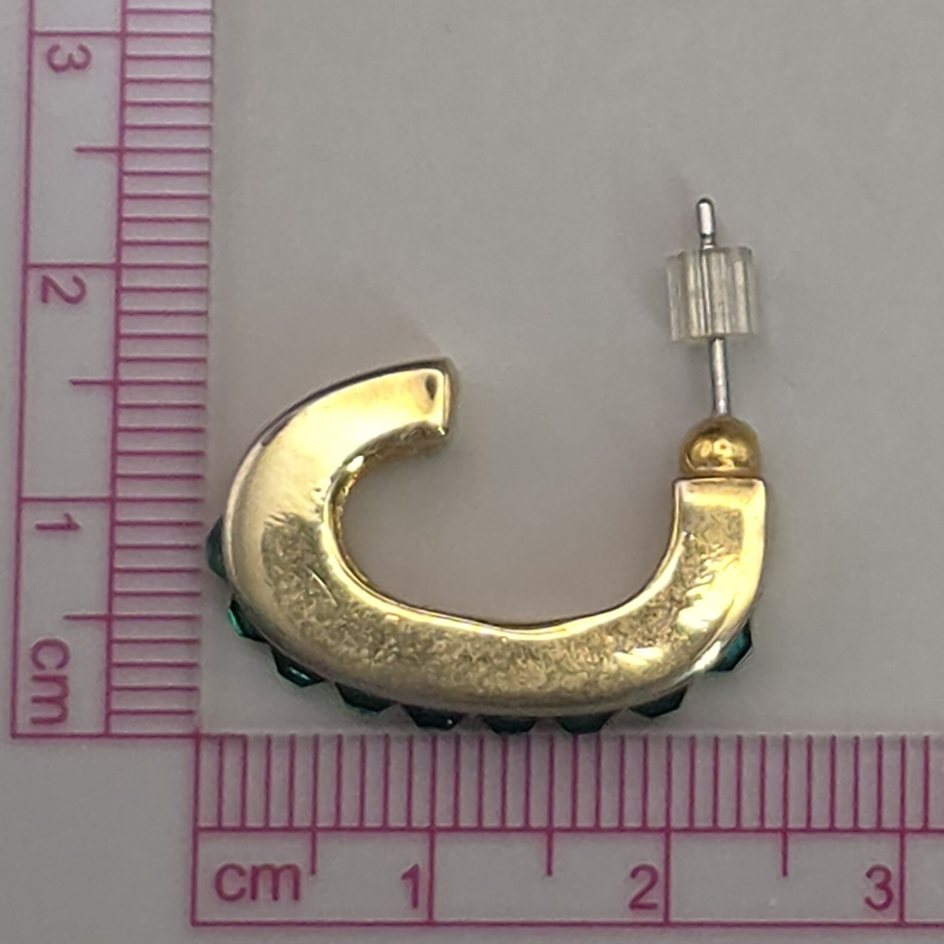 Carolee Vintage Emerald green 1/ 2hoop earrings, gold toned, almost 1″ 6mm wide