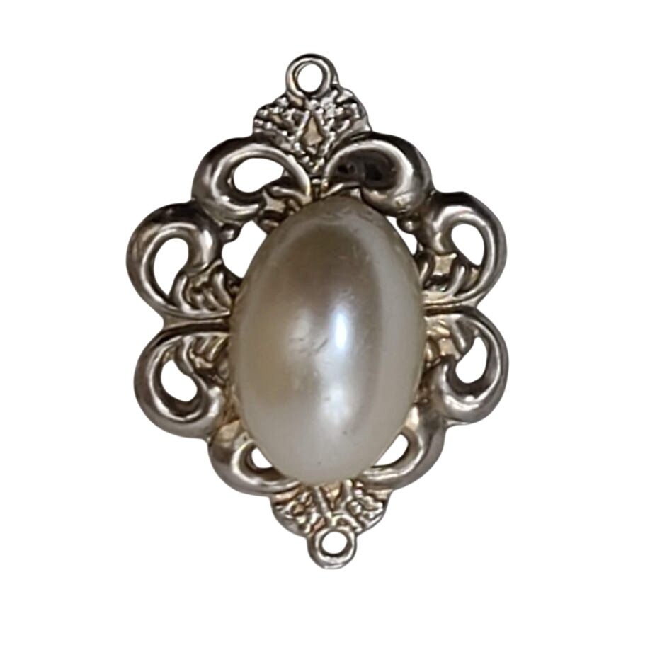 Vintage 60s-80s Brooch Pin Faux Pearl Oval Cabochon Ornate Silver Tone Filigree