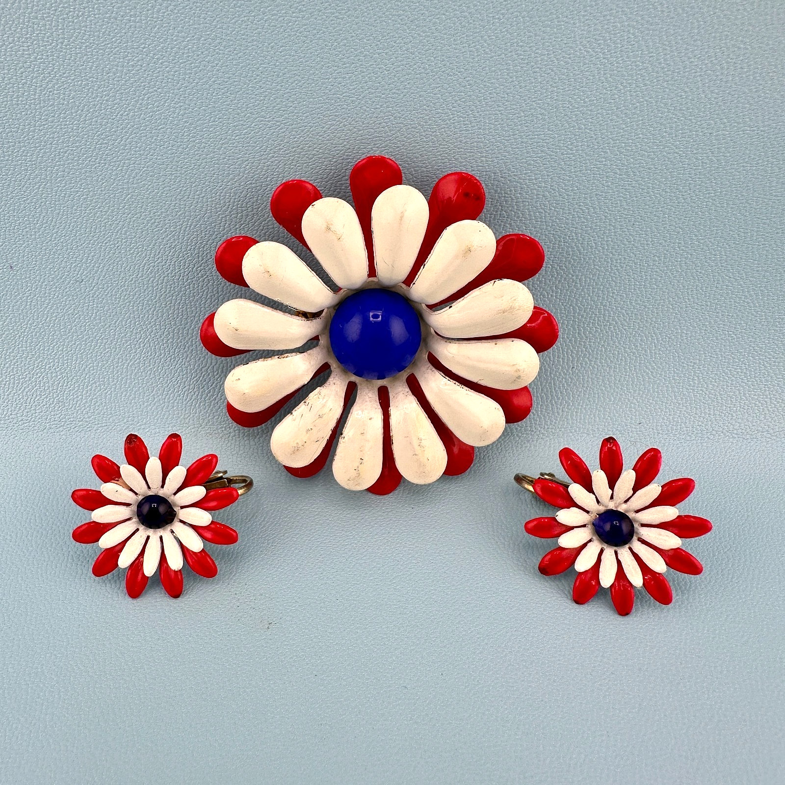 Vintage Enamel Flower Brooch Earrings Set Red White Blue Daisy Mod Retro 60s