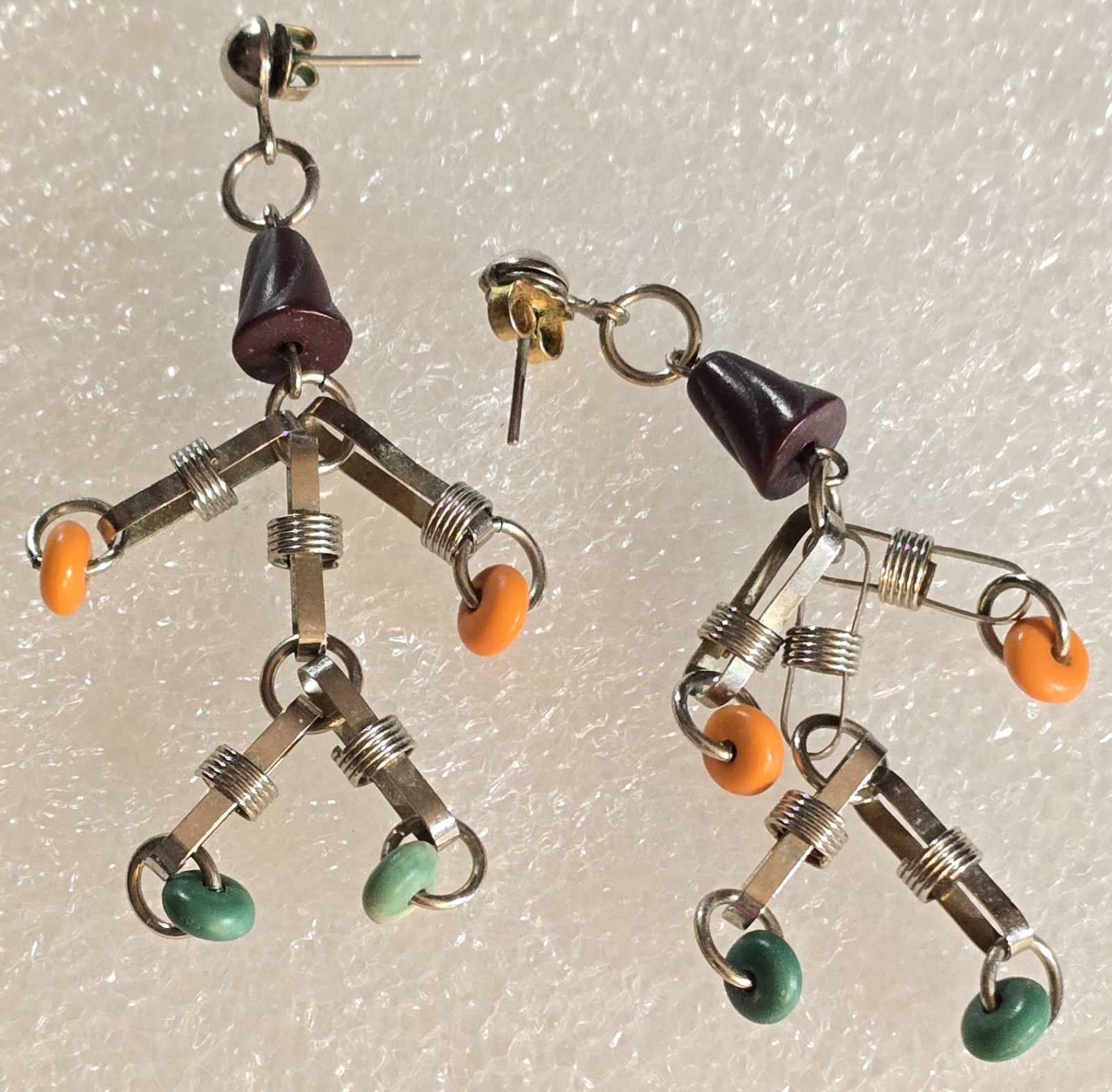 Vintage Pair Of Staggered Beads “Dancing” Dangle Drop Pierced Earrings