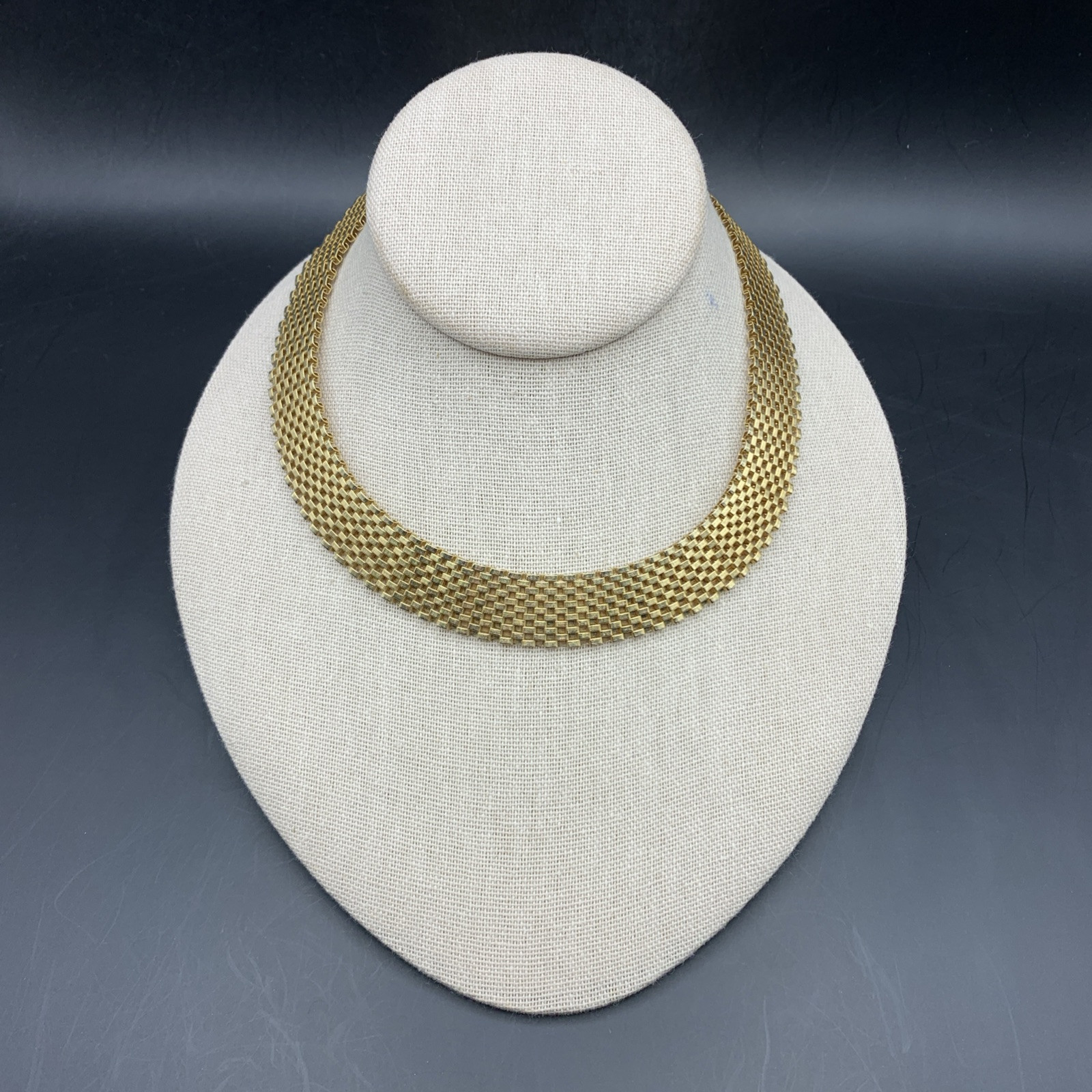 Gold Tone Flat Mesh Collar Necklace Classic 16.5 Inch Vintage