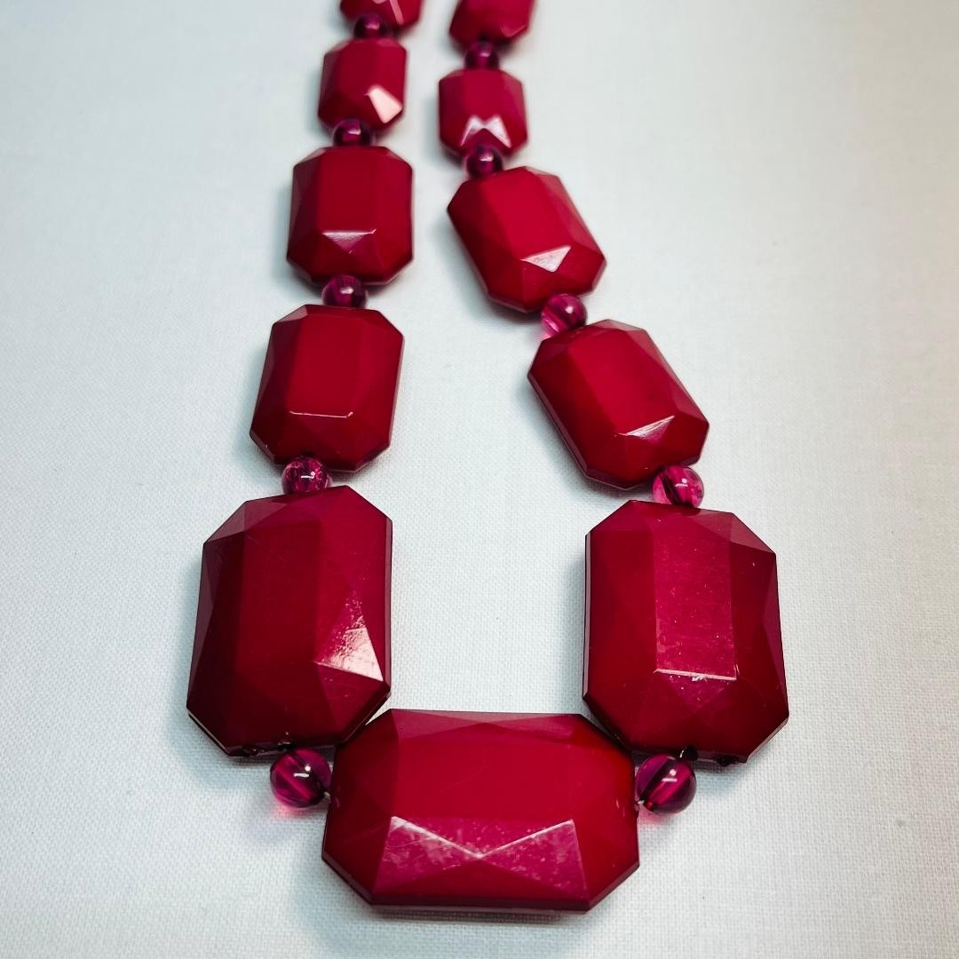 VINTAGE Burgundy Bangle Bracelet 16 in Necklace Lobster Claw Safety Clasp Chain