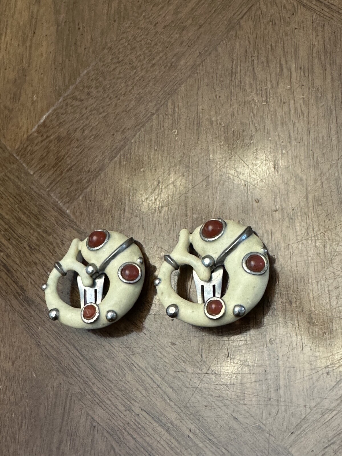 Vintage Lanvin Paris Off-White Enamel W/ Coral Tone Cabochon Fish Earrings Rare!