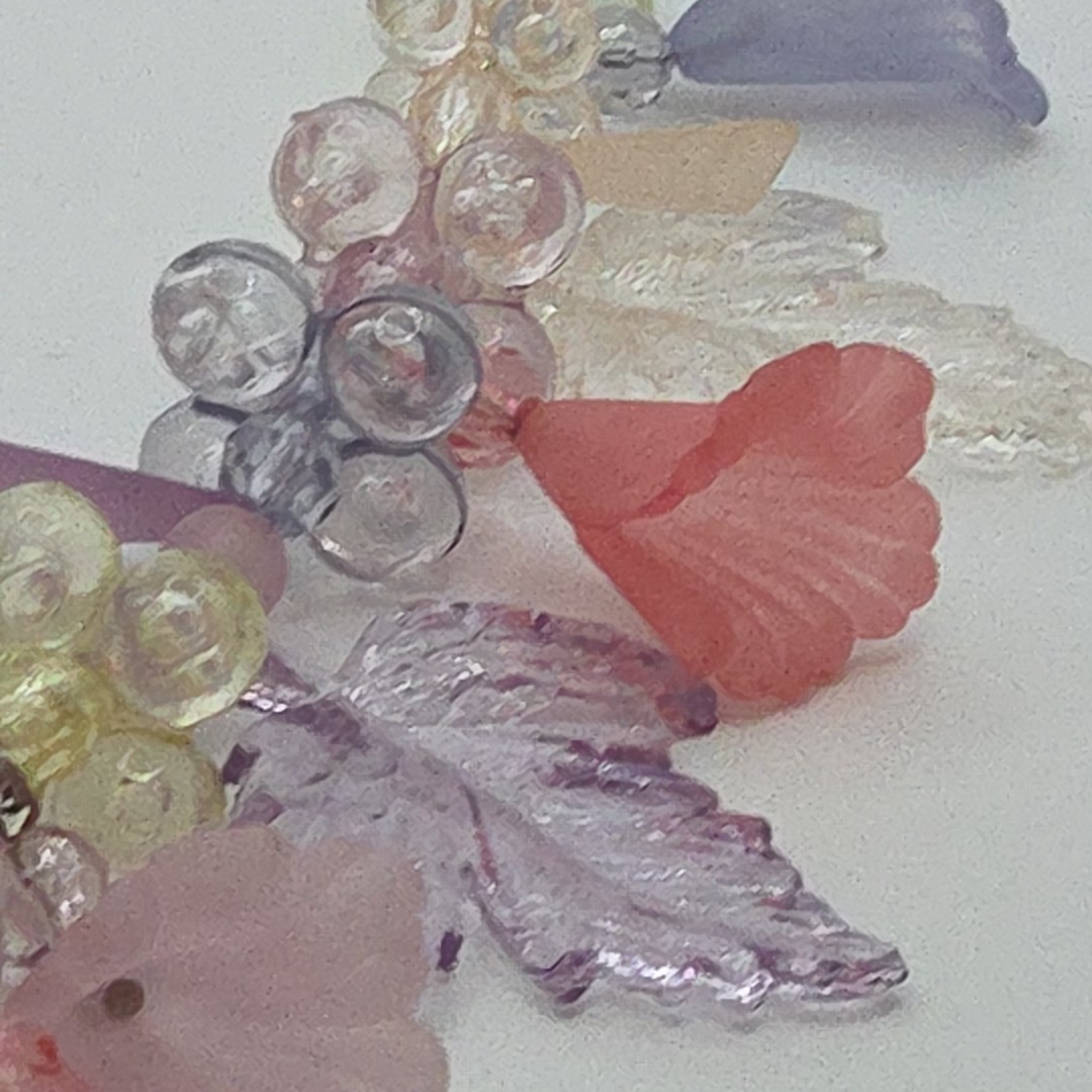 VINTAGE floral fruit salad leaves Necklace Beads Pastel Clear Costume 17″