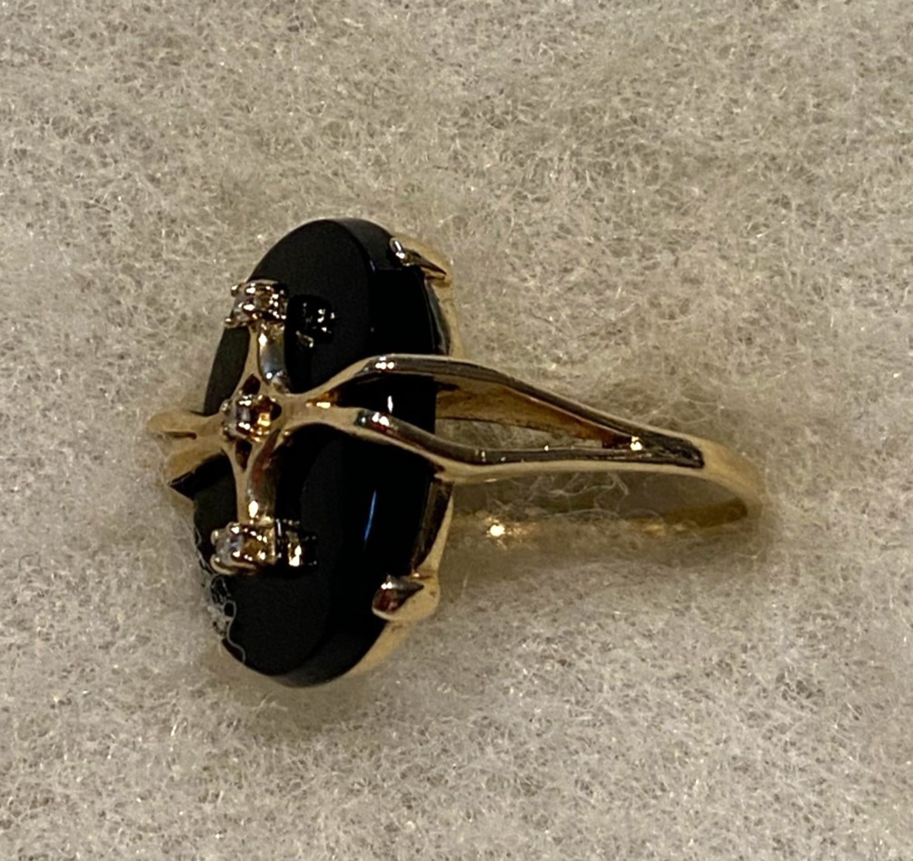 Vintage 10 Kt Onyx & Diamond Ring Size 6 1/2 – 3.6 Grams