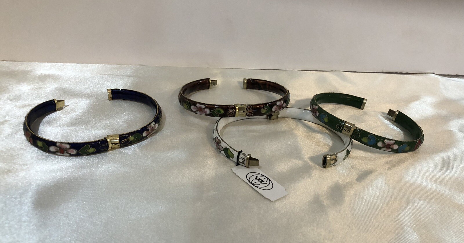 Set Of 4 Cloisonne Hinged Bangle Bracelet World Wide Import In Box W/Tags 1/4 In