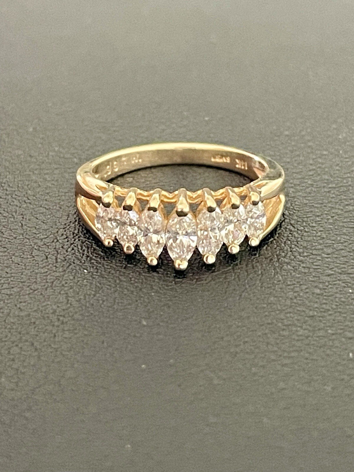 14KY 1CTW Marquise Diamond Pyramid Ring Size 7.25 (L61)
