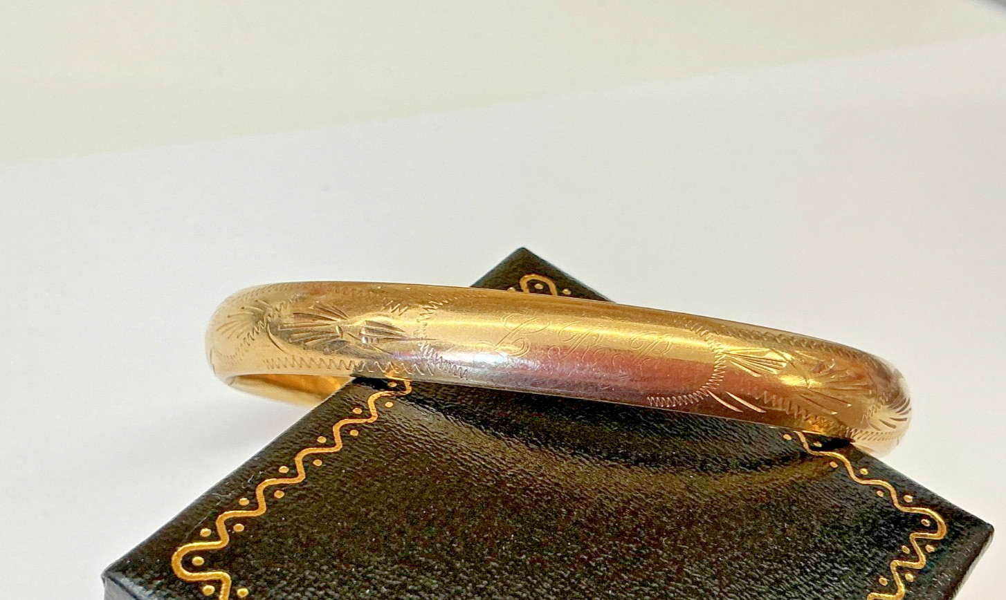 VTG 14k Gold Engraved Bangle Bracelet Monogram Signed RINE Jewelry 9g R757S-DsVa