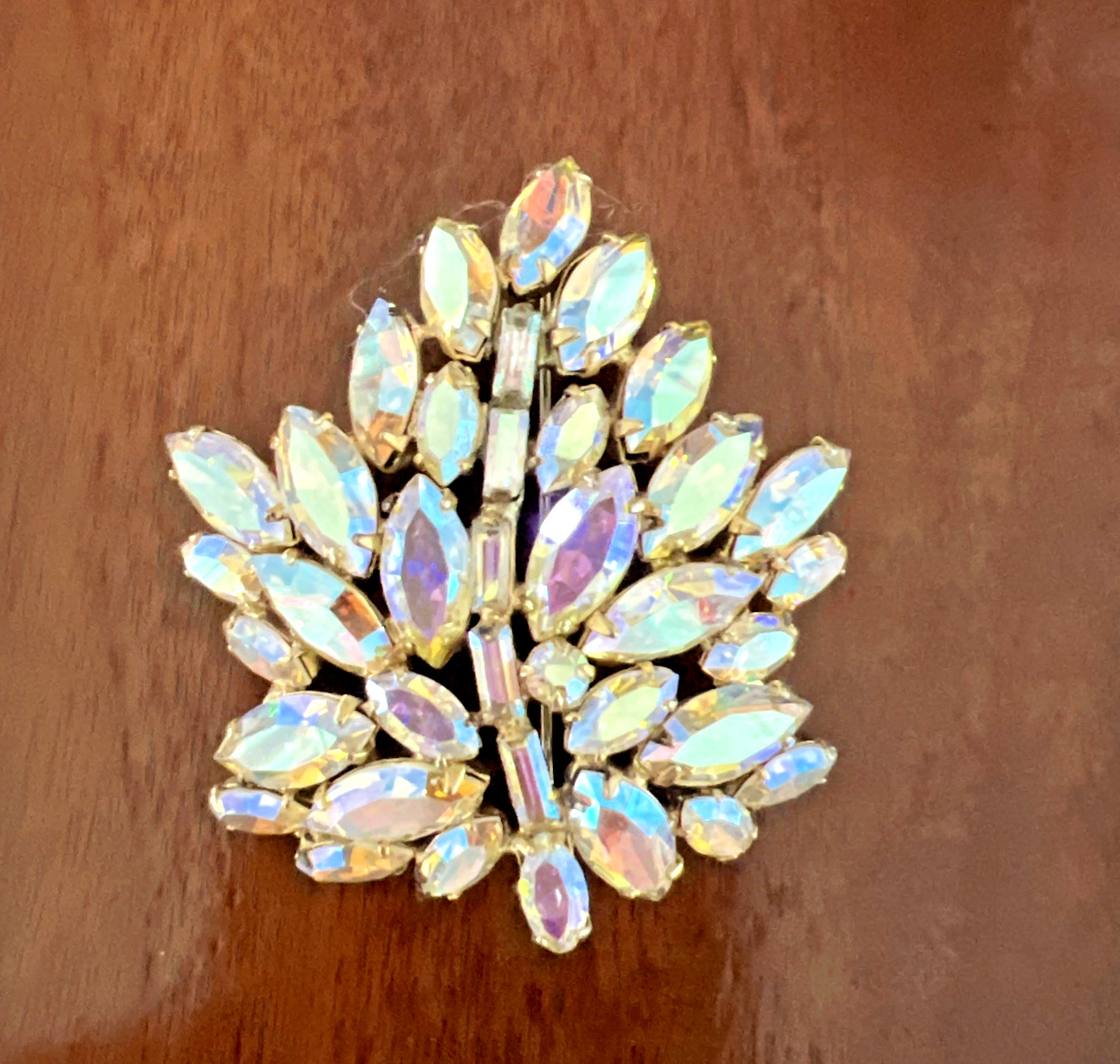 Vtg. 1940-60 SIGNED REGENCY AURORA BOREALIS RHINESTONE LEAF BROOCH & EARRING SET