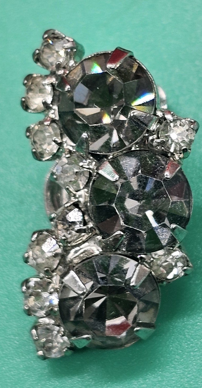 Vintage Clear & Gray Crystal 1″ Clip On Earring And 1.5″ Brooch Set 60s-80s EBS