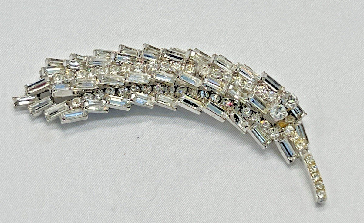 Vintage Mid Century Rhinestone Feather Spray Brooch/Pin Baguette Silver Tone 3+”