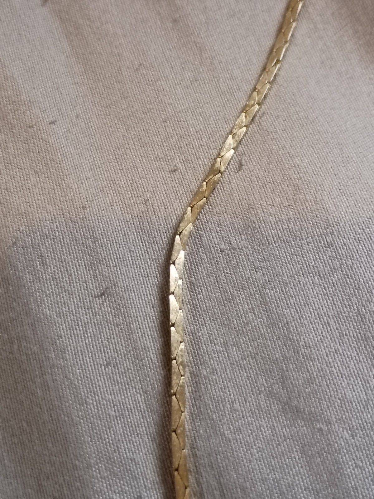 Vintage Faux Pearl Rhinestone Pendant With Korea Gold Plate Necklace.