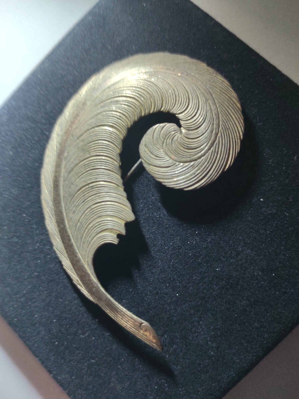Miriam Haskell Gold Tone Feather Brooch Plume Signed 2+7/8″ Inches