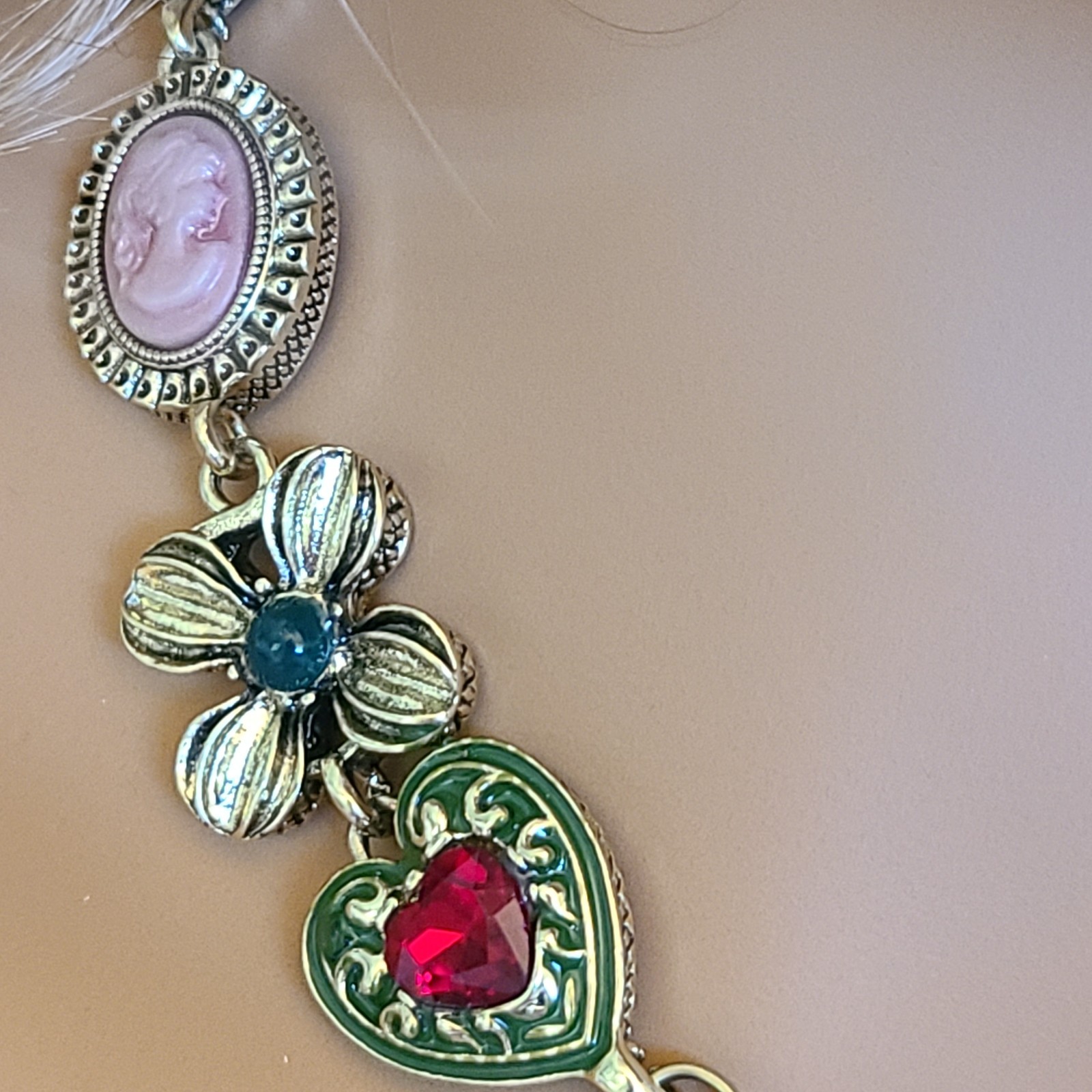 Romantic Victorian Style Enamel Red Rhinestone Heart Pink Faux Cameo Choker 17.5