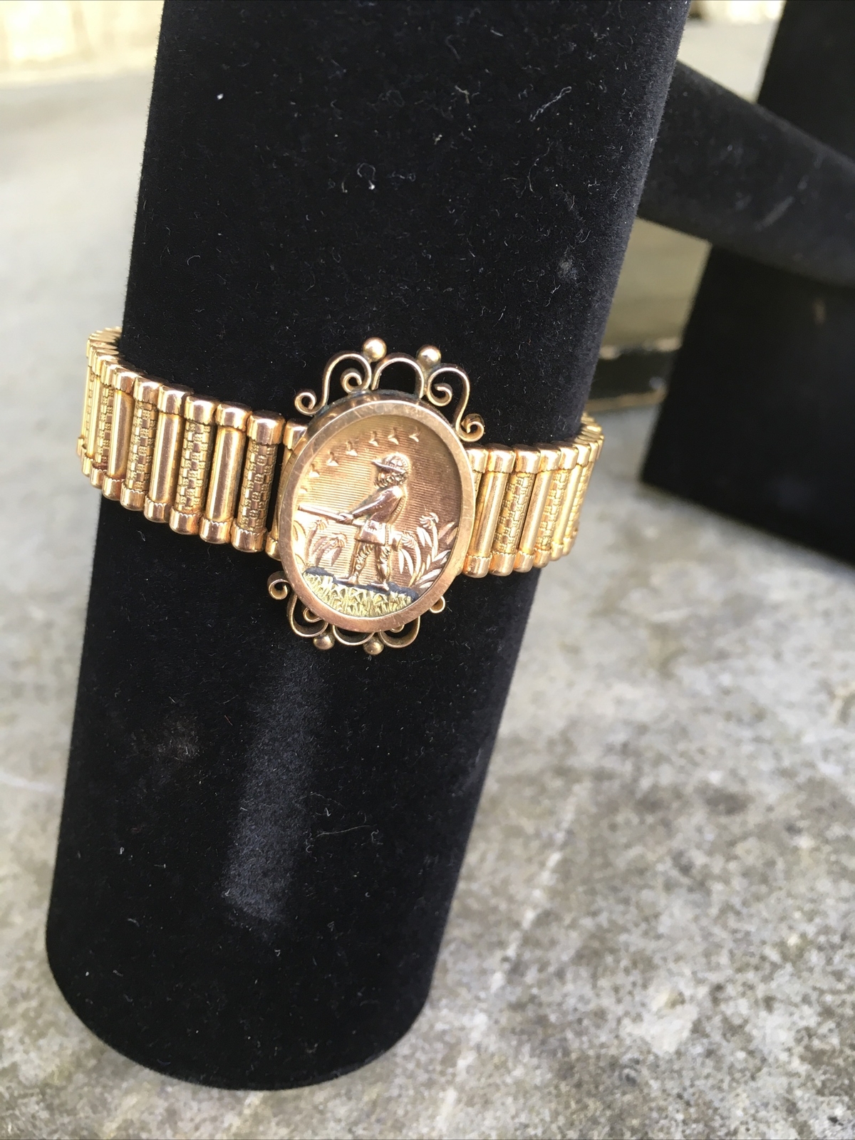 ANTIQUE GOLD FILLED EXPANDING VICTORIAN STYLE HUNTING BRACELET FINELY DETAILED