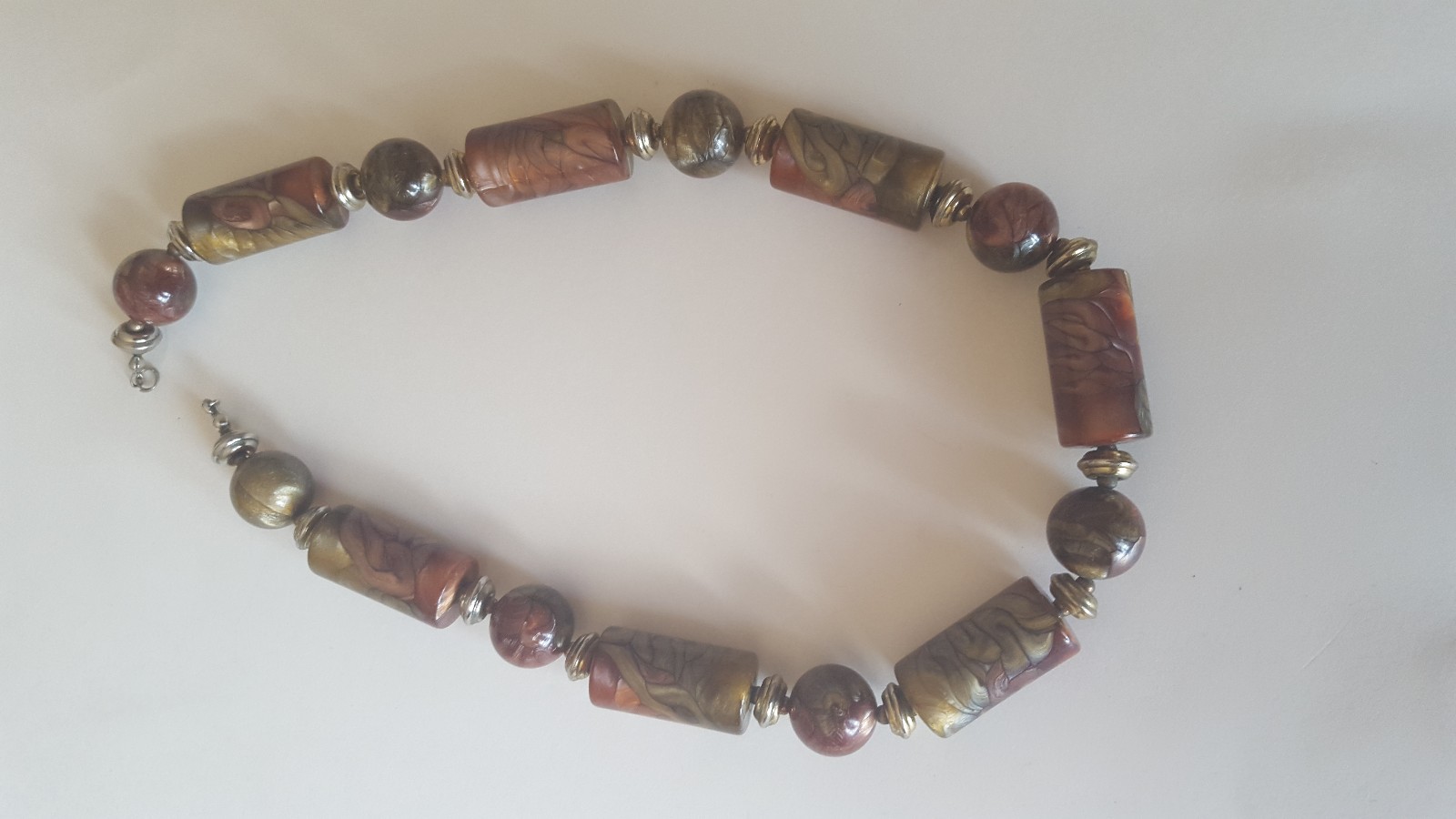 VTG LUCITE Gold, Green, Peach,Red,Brown SWIRL 17 inch NECKLACE