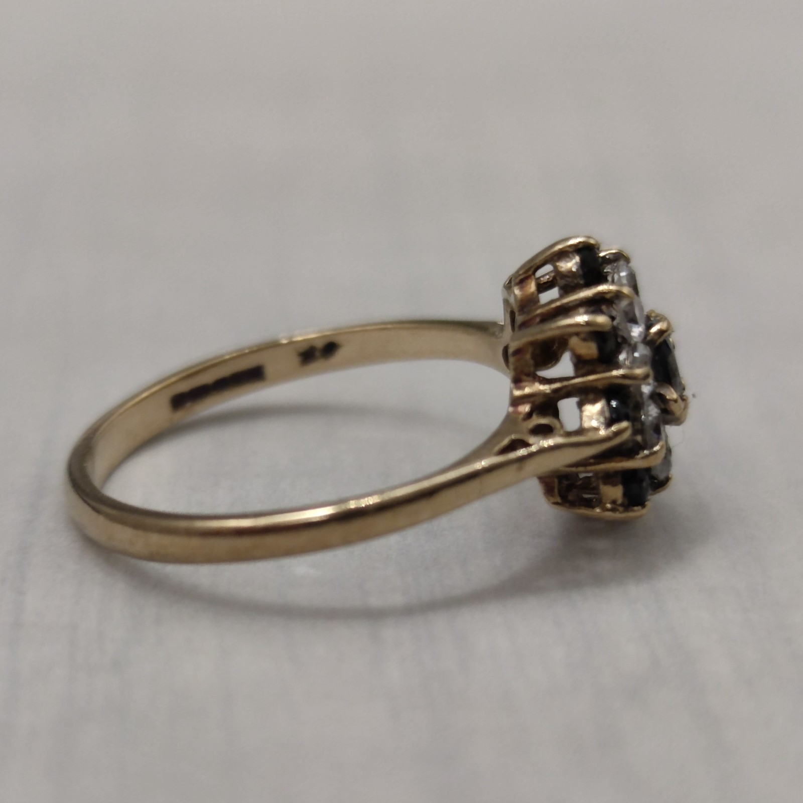 Vintage 9ct Gold Ring Sapphire Stones Solid Band Hallmarked Size P