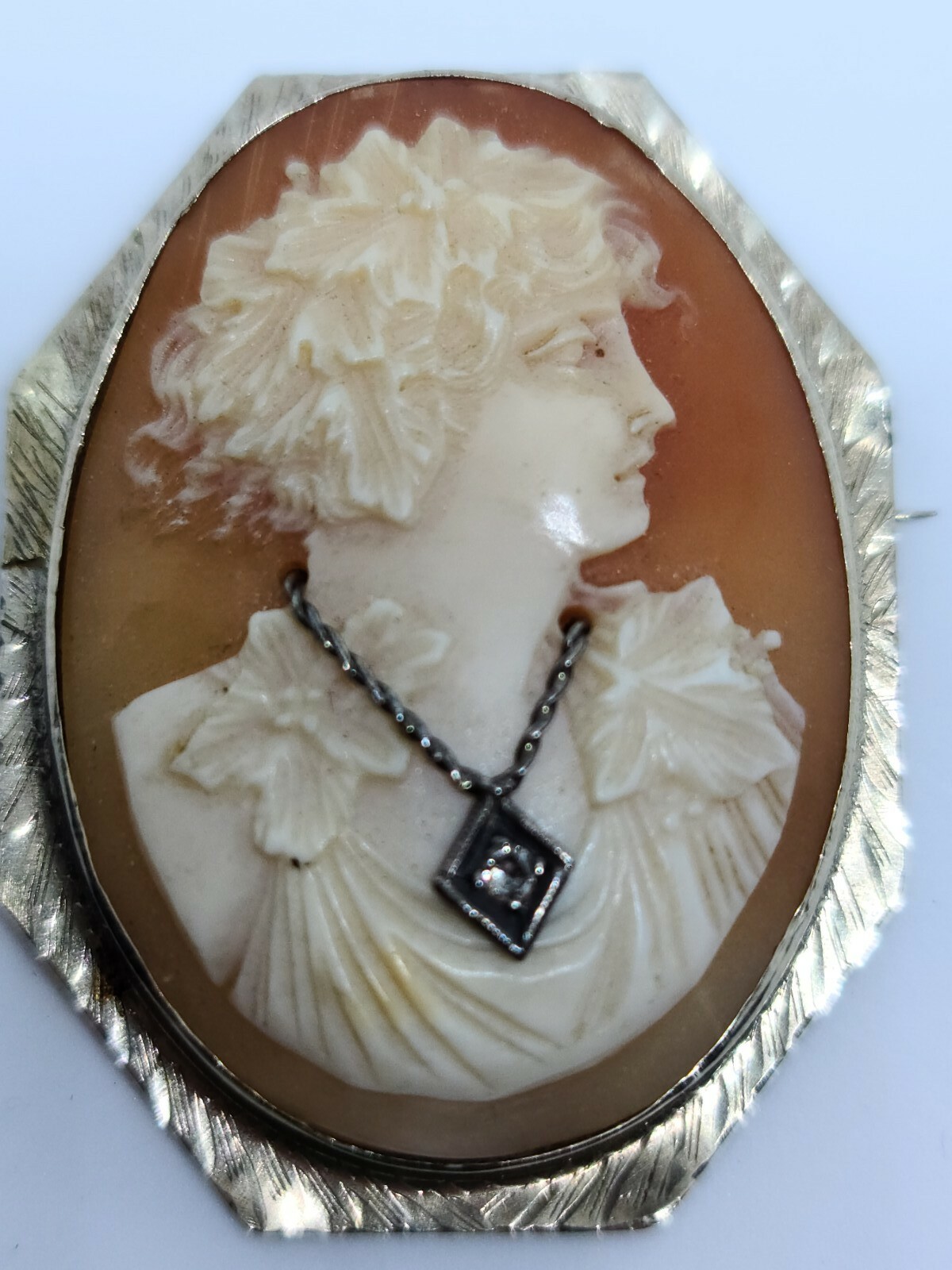 Vintage 14K Yellowish White Gold Cameo Brooch Lady Wearing Diamond Necklace