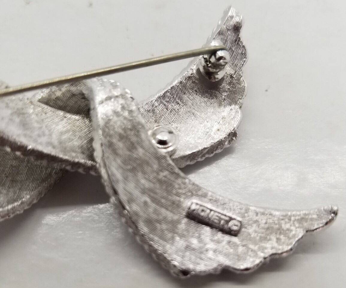 MONET Brooch Silver Tone Swirl Ribbon Textured Vintage 2.5″